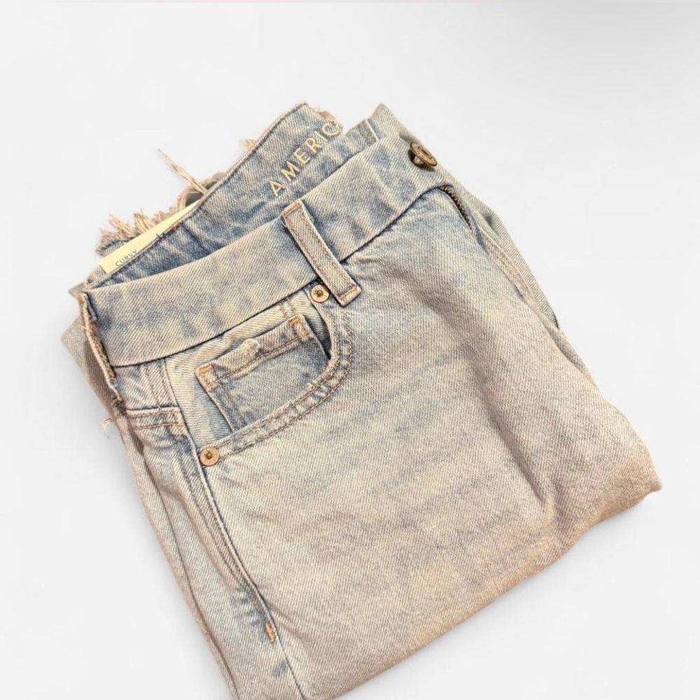 American Eagle Light Blue Curvy Mom Jeans